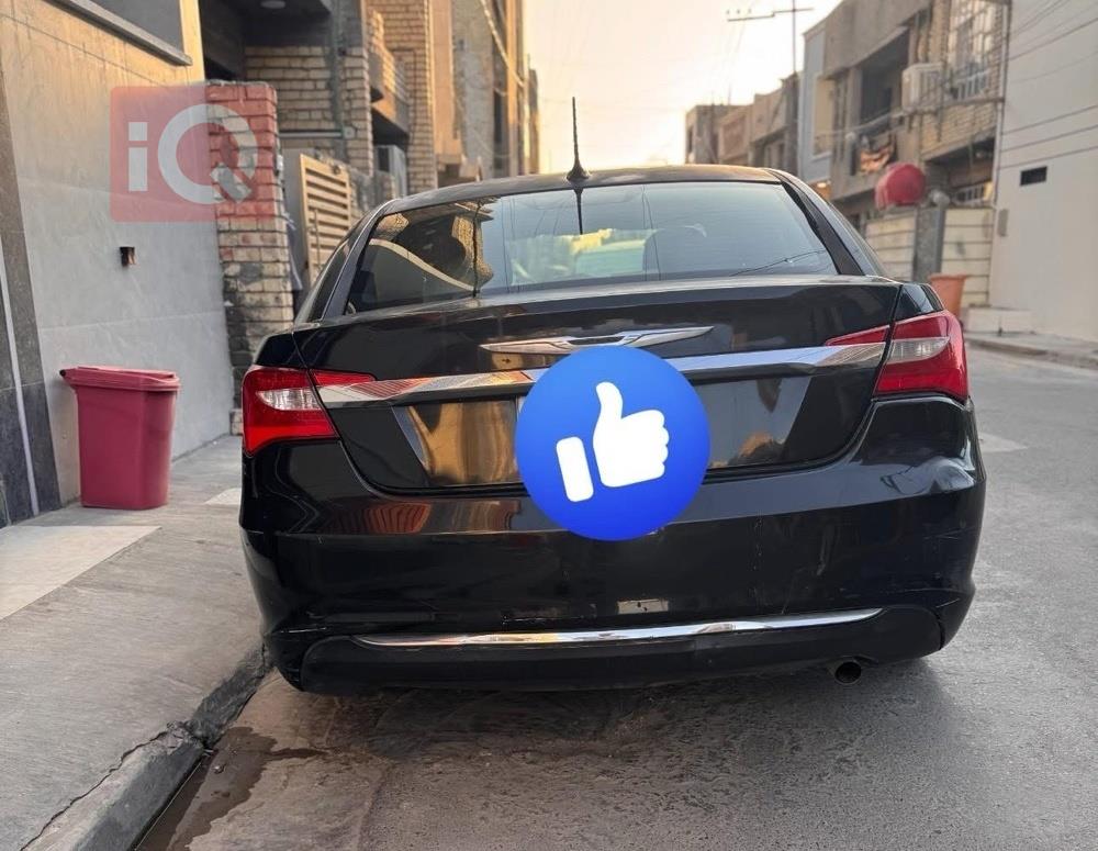 کرایسلەر 200